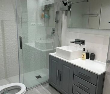 2 bedroom luxury Flat for rent in Nueva Andalucia, Andalusia - Photo 5