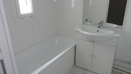 Location Appartement 2 pièces 49m² TOURS 37200 - Photo 2
