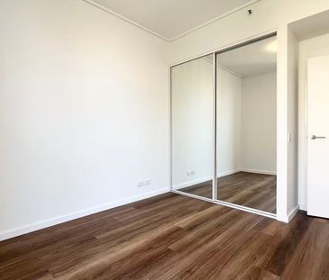 Immaculate Modern 2-bedroom Apartment with Study - Photo 6