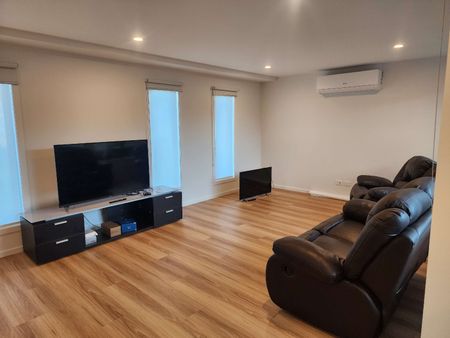 Dandenong North - Photo 2