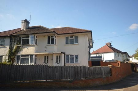 3 bedroom end of terrace house to rent - Photo 4