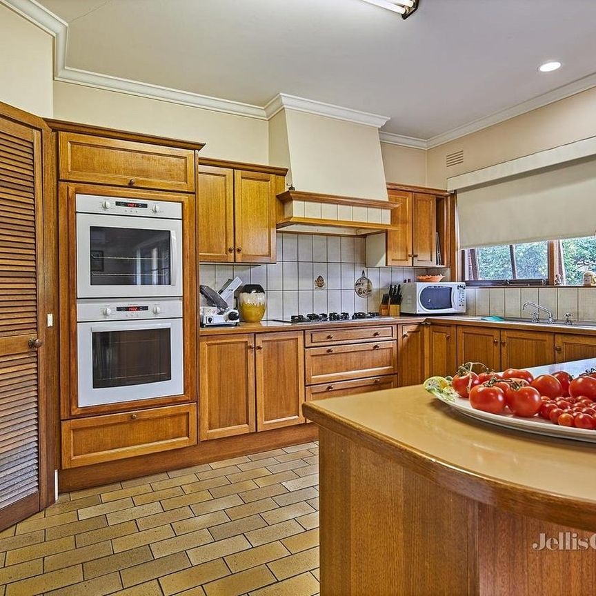 23 Mitcham Road, Donvale - Photo 1