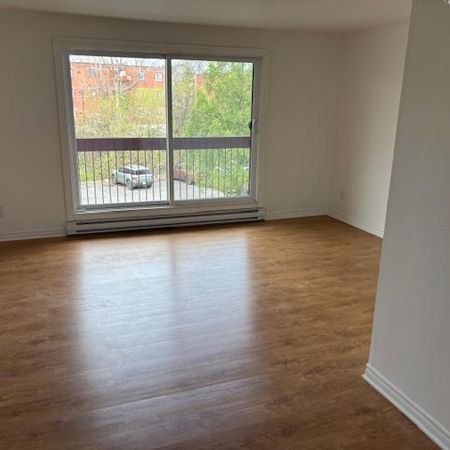 Boucherville grand 5 1\2 libre immédiatement, $1680\mois tout rénové - Photo 3