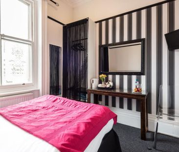 Room in a Shared House, Charlotte Street, BN2 - Photo 1