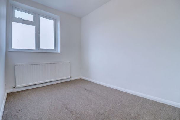 2 bedroom flat to rent, - Photo 1