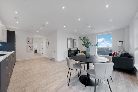 3 bedroom flat to rent - Photo 3