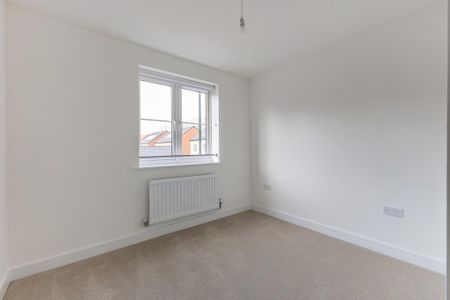 3 bedroom semi-detached house to rent - Photo 3