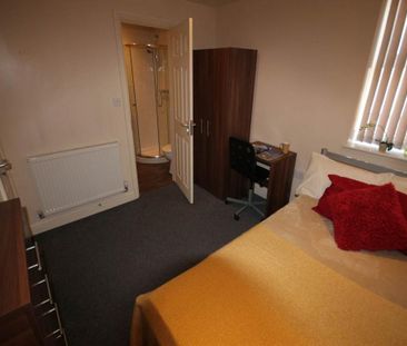 1 bedroom in a house share to rent - Photo 4