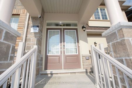 Detached Home For Lease | N9050489 - Photo 3