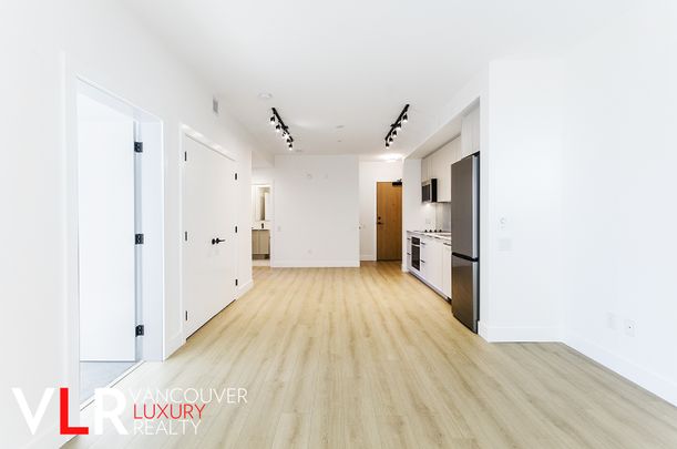 Condo in Port Moody, BC - Photo 1