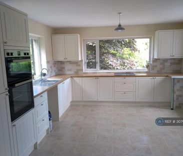 3 bedroom detached house to rent - Photo 3