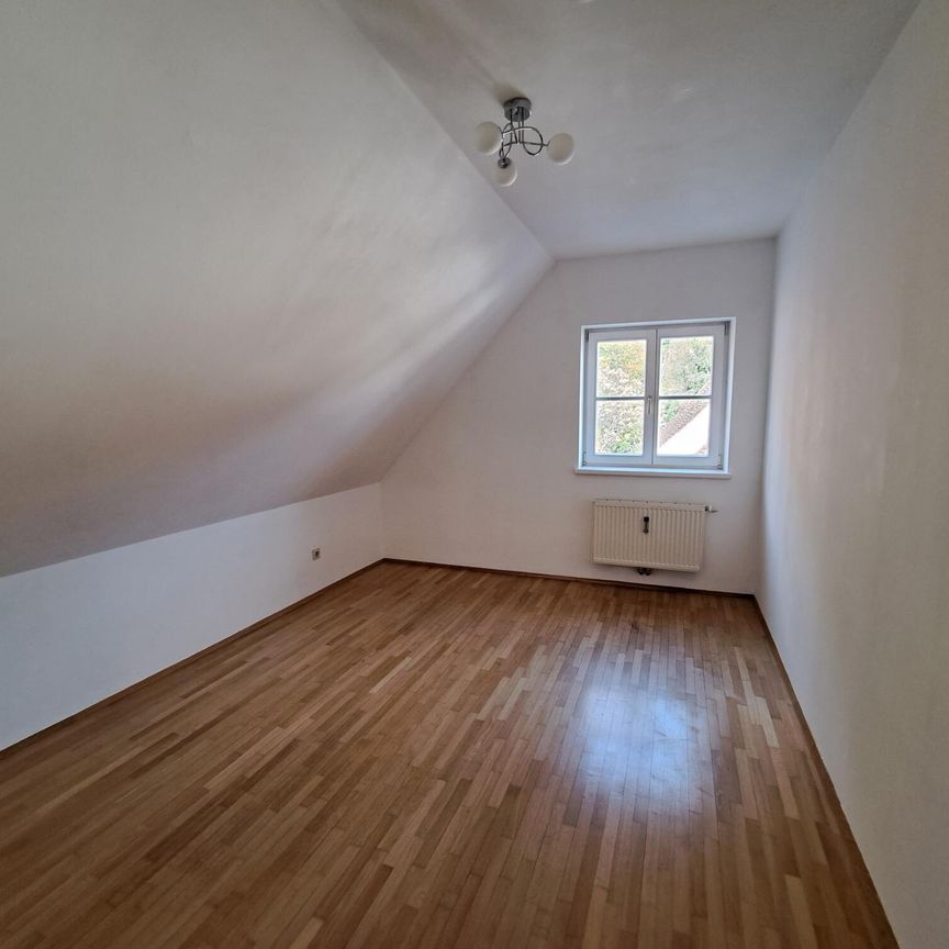 3- Zimmer- DG- Wohnung im Altbau| Sackstraße 14 Top 26 - Photo 1