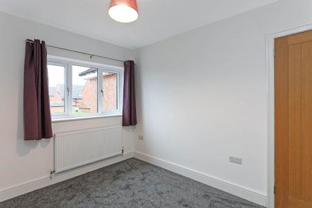 4 bedroom semi-detached house to rent - Photo 3