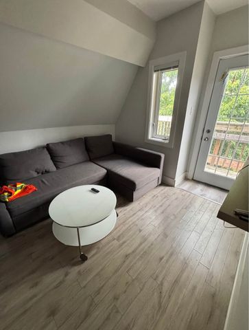 73 Blackburn - Photo 5