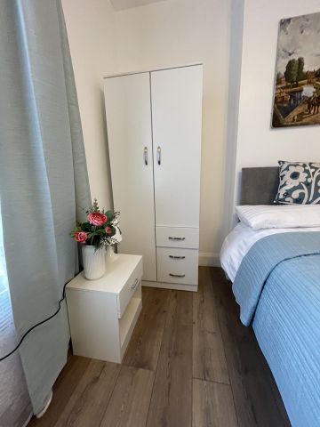 Studio Flat, Whitehorse Road, CR0 - Photo 2