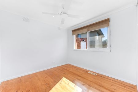 3/4 Saladin Avenue, Glen Waverley - Photo 4