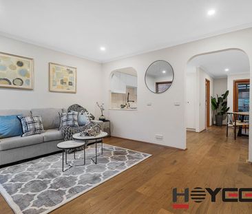 A Garden Oasis with Style and Convenience-Fully furnished - Photo 2