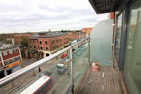The Green, UB2, Southall - Photo 5
