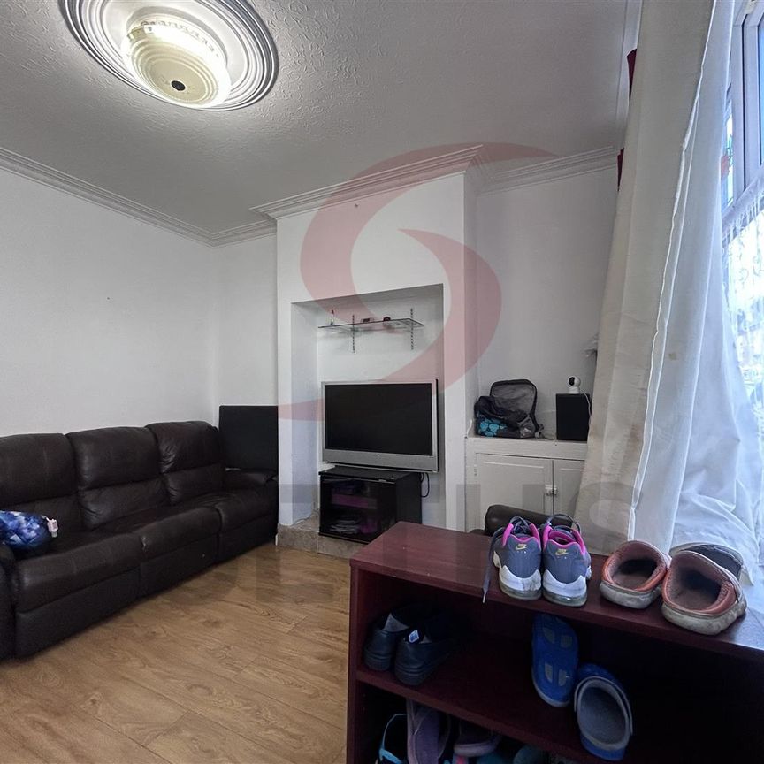 Roberts Road, LE4, Leicester - Photo 1