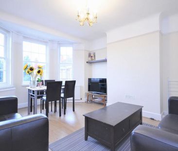 3 bedroom flat to rent - Photo 3