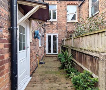 2 bedroom end of terrace house to rent - Photo 5