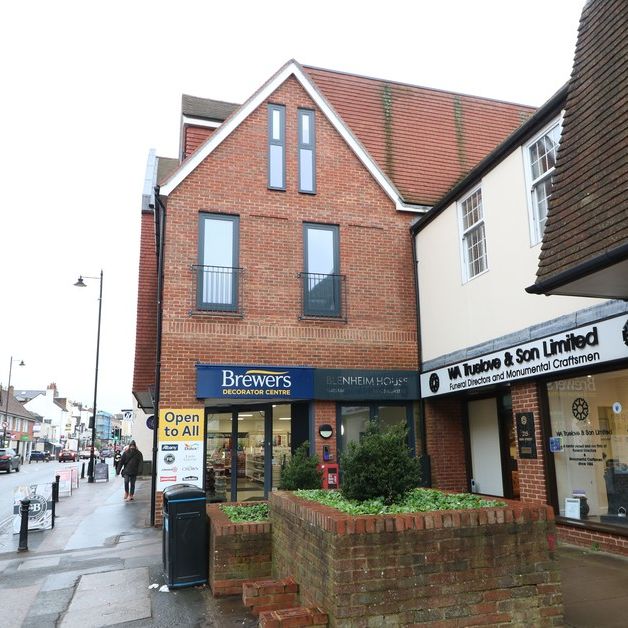 High Street, Dorking - 1 bedroomProperty for lettings - Seymours - Photo 1