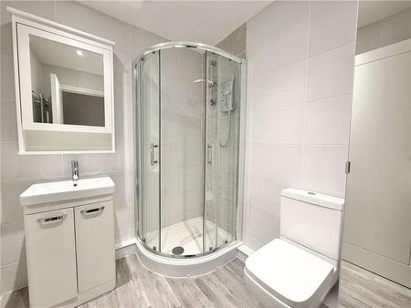 Upper Hinton Road, Bournemouth, Dorset, BH1 - Photo 5