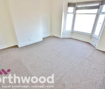 3 bedroom flat to rent - Photo 2