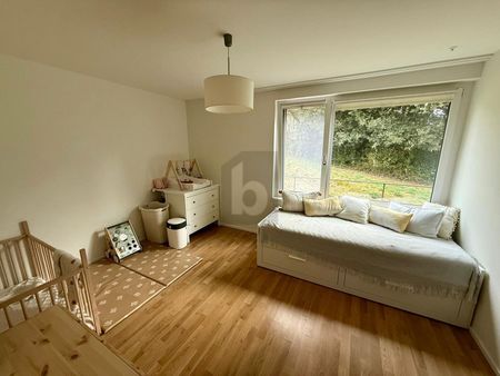 LUMINOUS WITH LAKE VIEW - Photo 3