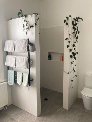 Classic Four Bedroom Villa Recently Renovated - Photo 5