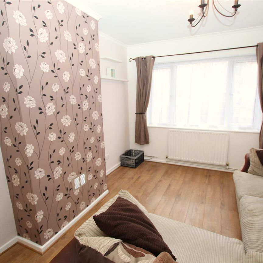 2 bedroom End Terraced to let - Photo 1