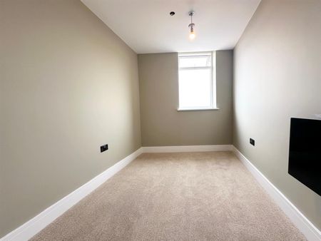 2 bed flat to rent in Sheffield Road, Barnsley, S70 - Photo 4