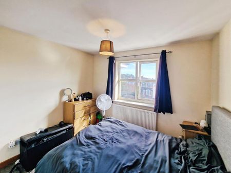 2 bedroom flat to rent - Photo 4