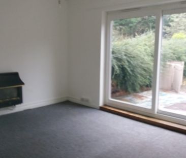 Room in a Shared House, Ballards Way, CR0 - Photo 1