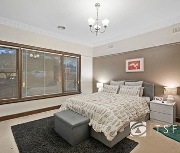 Spacious Family Home in Golden Square - Photo 1