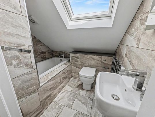 5 bedroom chalet to rent - Photo 1