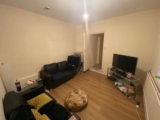 2 bedroom private hall to rent - Photo 1