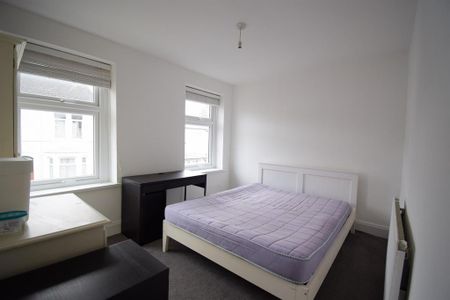 3 bedroom terraced house to rent - Photo 4