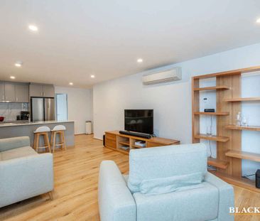 CHIC LUXURY AWAITS OPPOSITE JAMISON PLAZA - Photo 5