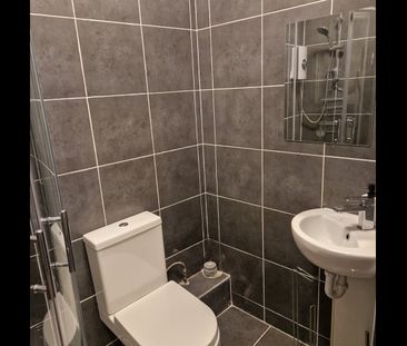 Room in a Shared House, Floyd Road, SE7 - Photo 2