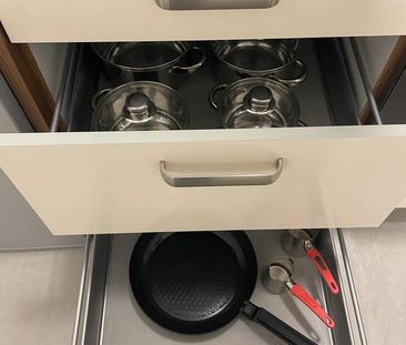 Voll ausgestattete möblierte 2 Zimmer Wohnung - Photo 2