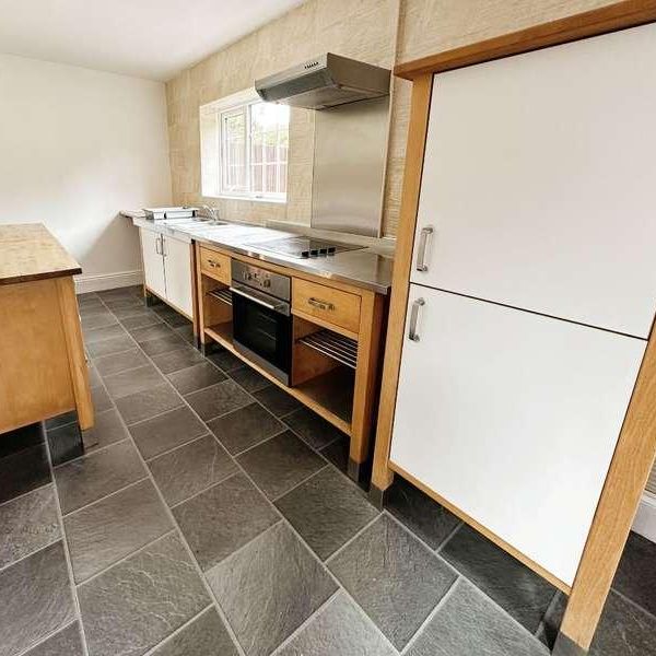 Meadow Road, Dudley, DY1 - Photo 1