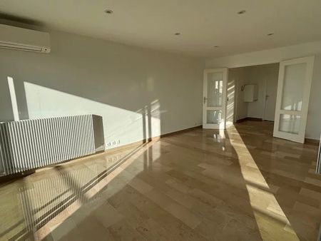 Location Appartement 3 pièces CANNES 06400 - Photo 2