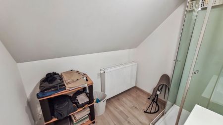Lichtrijk en ruim appartement met 3 kamers in centrum Poperinge. - Foto 3