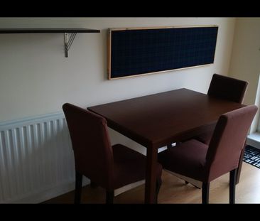 2 Bed Flat, Hawkhill Close, EH7 - Photo 1