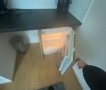 1 bedroom in a house share to rent - Photo 2