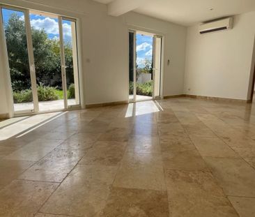 VILLA TYPE 5 Meublé sur terrain clos de 600m² - Photo 3