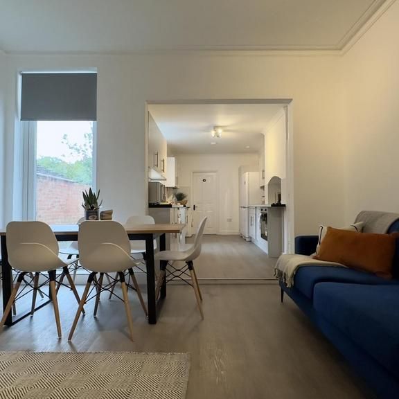 6 bedroom house to rent - Photo 1