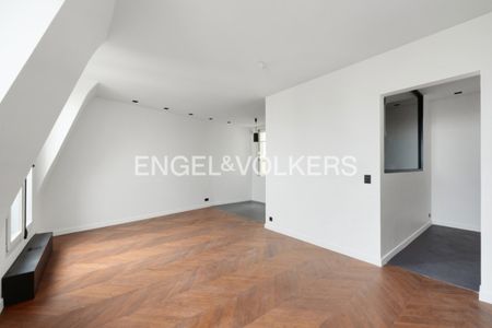 Appartement à louer à Paris 8Ème - Photo 2