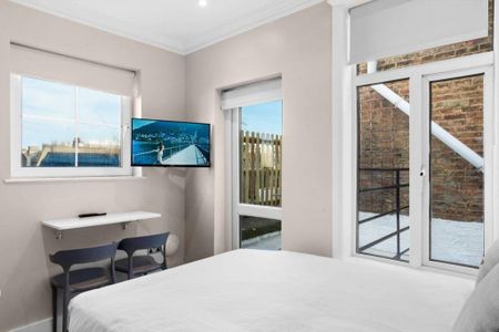 Studio to rent - Photo 2